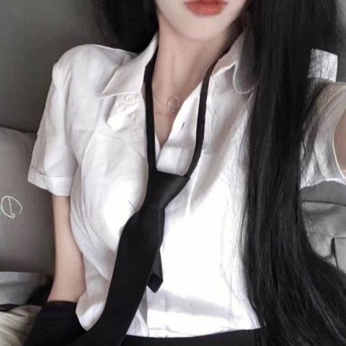 《月上重火》海报