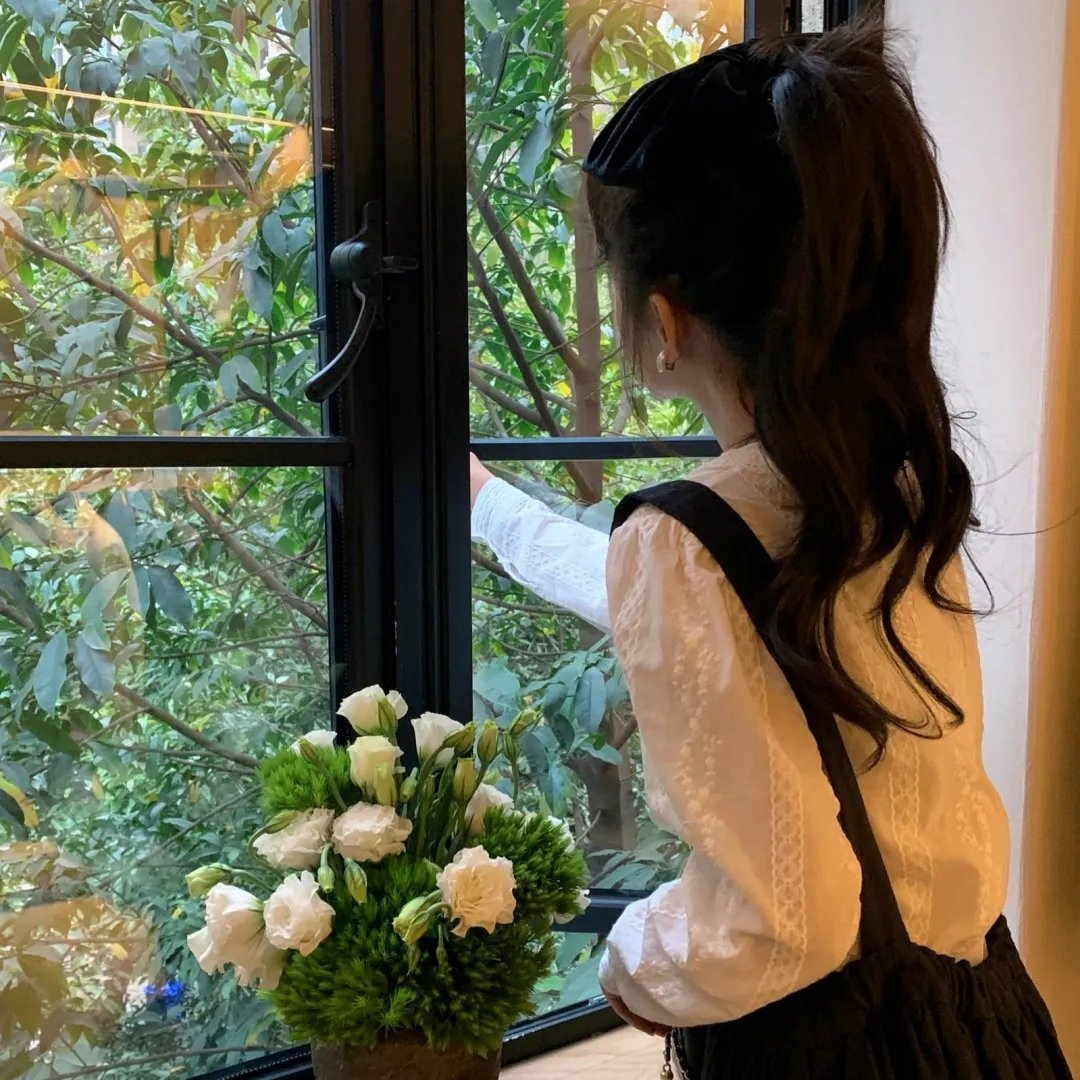 《遥远的雷声》海报
